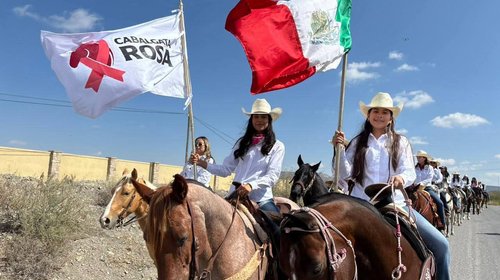 Invitan a familias a participar en la Cabalgata Rosa de Parras