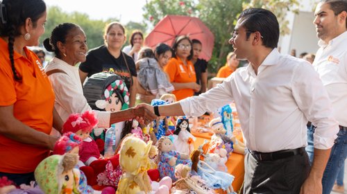 Arratia reporta 70,000 beneficiarios de Centros Comunitarios