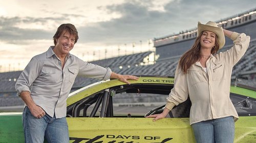 Anne Hathaway acompañará a Tom Cruise en ‘Días de trueno’