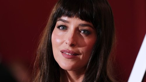 Dakota Johnson revela cómo fue trabajar con Taylor Swift