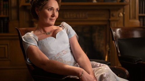 Prepara spin-off de Bridgerton sobre Lady Violet