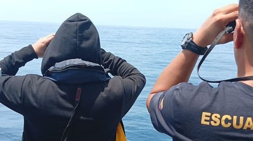 Ecuador busca a 14 pescadores tras naufragio en el Pacífico