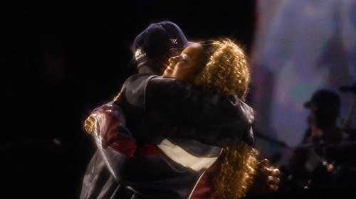Blue Ivy y estrellas del rap acompañan a Jay-Z en concierto
