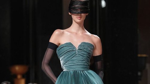 Alta costura brilla con Saab, Murad y Balenciaga