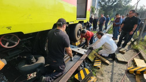 Vagón del Metro CDMX se descarrila en talleres de Ticomán