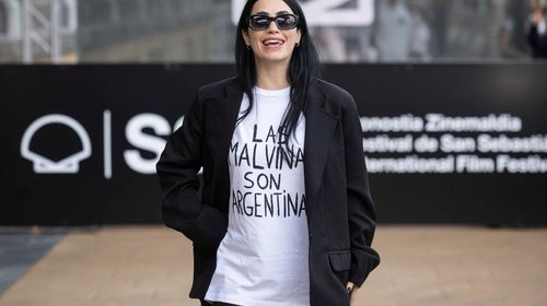 Replica Lali Espósito gesto de Argentina sobre las Malvinas
