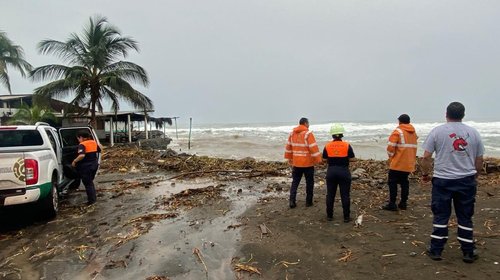 Michoacán habilita albergues por amenaza de 'Simon'