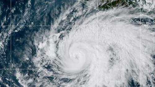 ‘Vance’ se intensifica nuevamente a tormenta tropical