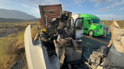 Se incendia trailer en libramiento Norponiente