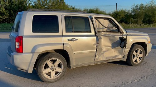 Choque entre camionetas deja daños materiales en Parras