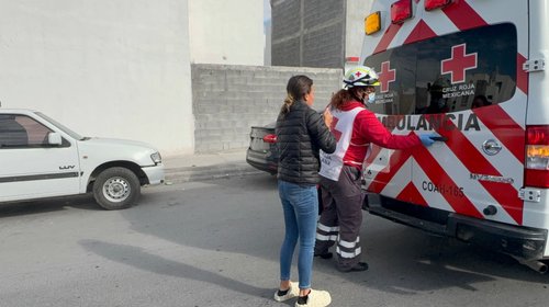 Mujer resulta lesionada en accidente en Prados de San José