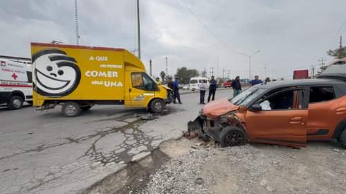 Camión provoca choque y deja a mujer lesionada en Saltillo