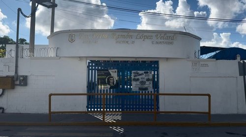 Alumnos de primaria Ramón López Velarde toman clases a distancia