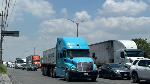 Transportistas hacen mega plantón; apoyan paro nacional