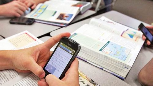 Sección 5 apoya limitar celulares en escuelas de Coahuila