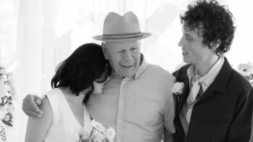 Bruce Willis reaparece en la boda de su hija Tallulah 