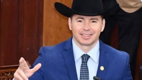 Antonio Flores recuperaría su curul tras resolución del TEPJF