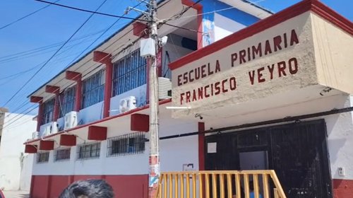 Protestan madres por cambio de maestra en escuela de Tampico