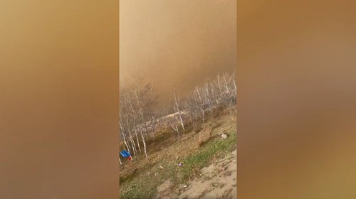 Deja muertos y heridos incendio en base militar de Canadá