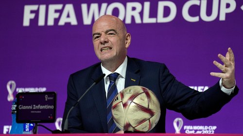 UEFA dice que perdió la confianza en Infantino; Blatter critica