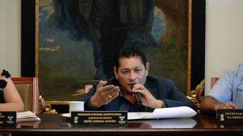 Jesus_Corona_Damian_a4d82a1d17