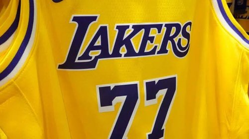 Josh Kushner da el salto a la NBA con la compra de Lakers