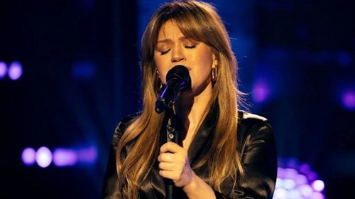 Kelly Clarkson deslumbra con 'Golden' en su despedida