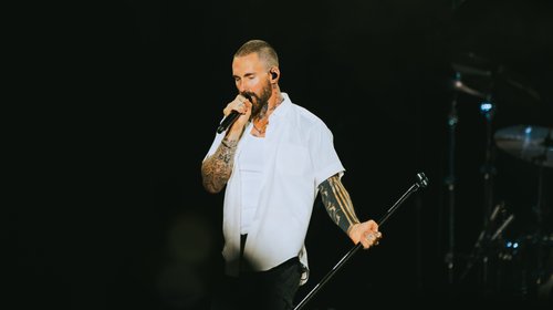 Regresa Maroon 5 a Monterrey con concierto ante miles