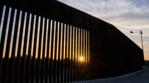 Inicia construcción de muro de Trump pese a oposición tribal