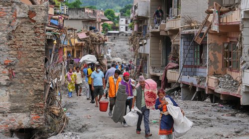 Nepal suma 675 muertos y 3,000 desaparecidos por la inundación