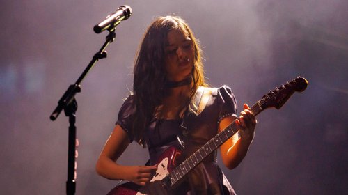 Billboard elogia 'cigarette smoke' de Olivia Rodrigo