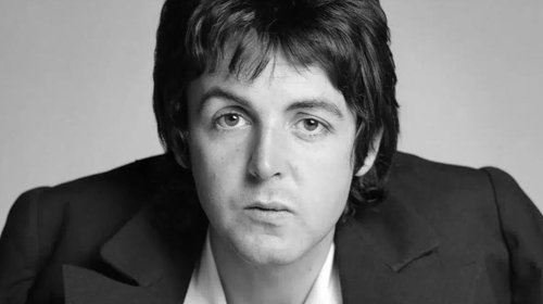 Subastan libro autografiado por Paul McCartney