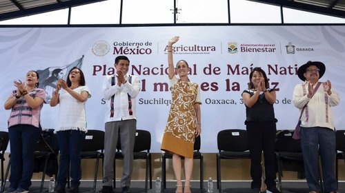 Ofrece Sheinbaum la Rosario Castellanos a rechazados por la UNAM