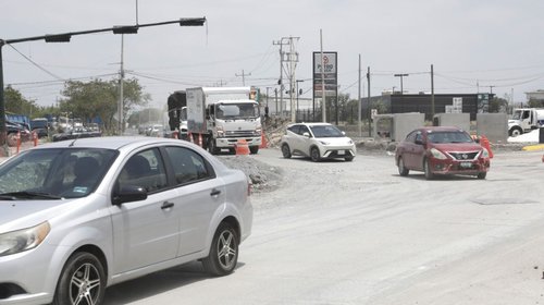 Abren nuevo tramo de la carretera a Colombia en Escobedo