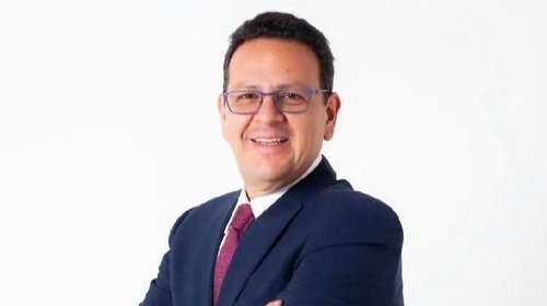 Diputado Tony Flores queda exiliado del Congreso