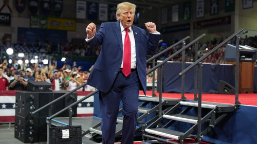 Trump revive la idea de intervención militar en Cuba
