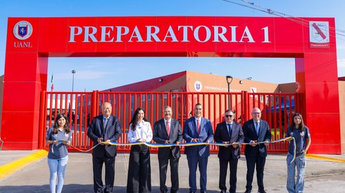 Acerca UANL educación media superior a jóvenes de Zuazua