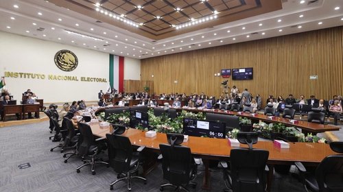 Detecta INE irregularidades en aspirantes a partidos políticos