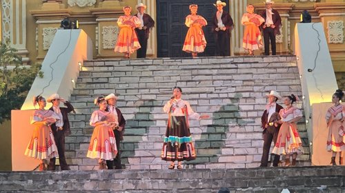 ‘Abren’ ventana al alma de las tradiciones en El Obispado
