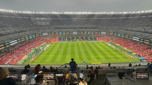 Atrasan el México vs. Ecuador por riesgo de tormenta eléctrica