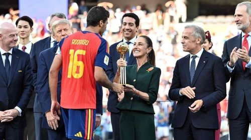Sheinbaum entrega el Balón de Oro en la final del Mundial 2026