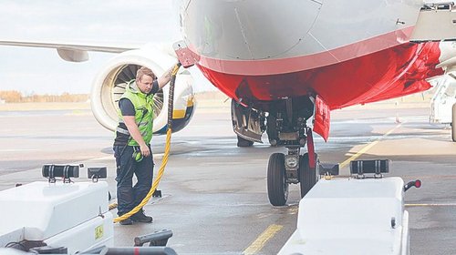 Mundial provoca demanda récord de combustible para aviones en EUA