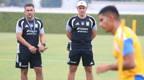 Hernán Elizondo, técnico de Tigres, tiene… ¡Mucha chamba!