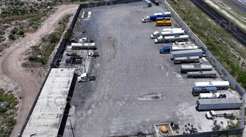 Operativo federal asegura hidrocarburo y vehículos en Escobedo