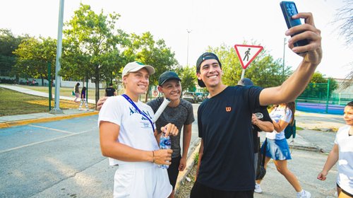 Tenistas regiomontanos conviven… ¡y aprenden!