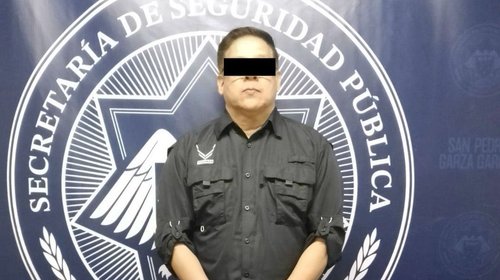 Detienen a hombre con camioneta robada en San Pedro