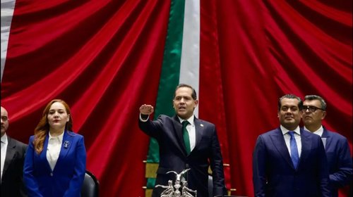 Bolaños Cacho toma San Lázaro rumbo al informe