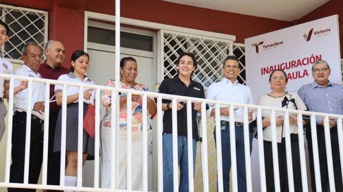 Entrega Lalo Gattás nueva aula en la Prepa Federalizada No. 2