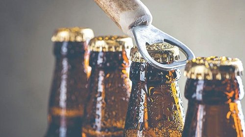 Frenan, por ahora, alza de impuestos a la cerveza