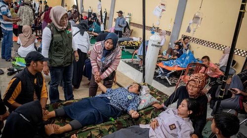Comidas escolares intoxican a más de 1,700 personas en Indonesia